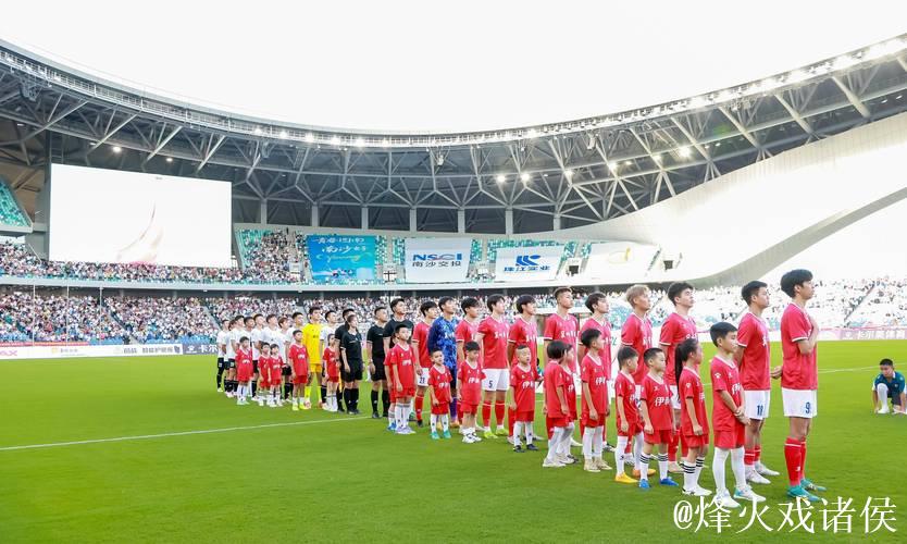 吴川青年加冕燃动南粤 省超十年蝶变照见南派足球振兴新篇 吴川青年加冕燃动南粤 省超十年蝶变照见南派足球振兴新篇