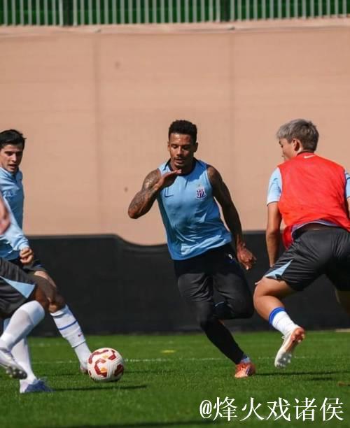 新赛季锋线升级？继J联赛银靴拉唐后，申花再签英冠强力中锋盖伊